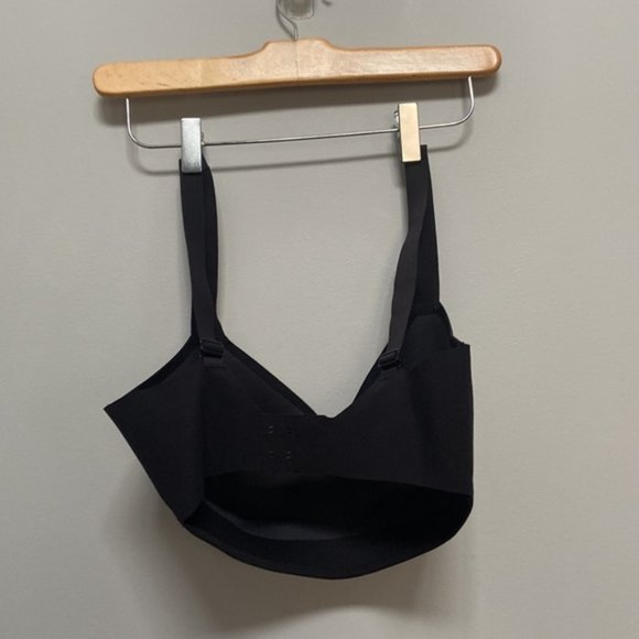 ❗️SOLD❗️2018 Lululemon Like Nothing Bra - Picture 5 of 7